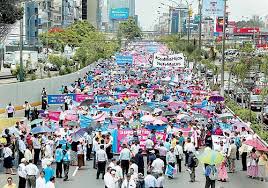Marcha #ConMisHijosNoTeMetas convocó 68 mil personas