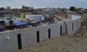 Ecuador señala que muro en frontera con Perú cumple acuerdos bilaterales