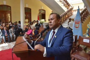 Suspenden aumento de sueldo para alcalde de Chiclayo
