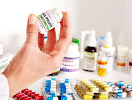 Minsa evaluará precios de medicamentos en clínicas